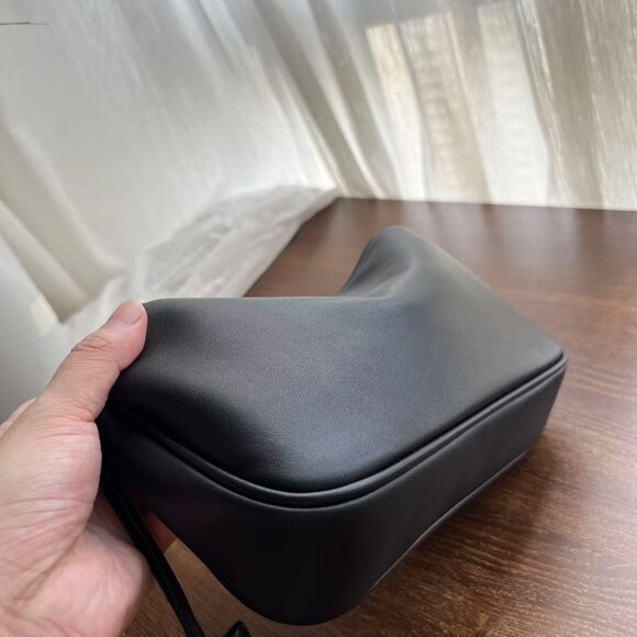 Balenciaga Rodeo Sling Pochette in Black - Picture 7 of 14